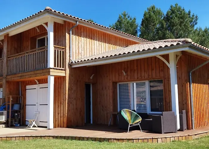 Jolie Maison En Lisière De Forêt