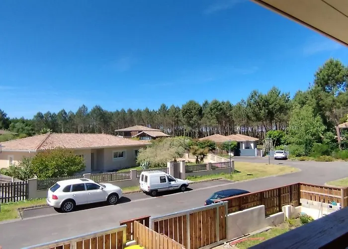 Jolie Maison En Lisière De Forêt