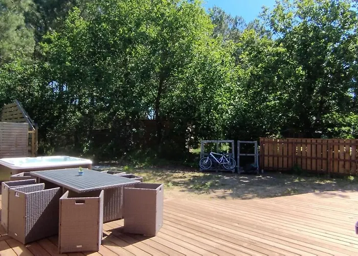 Jolie Maison En Lisière De Forêt